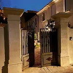 Nocleg ze śniadaniem Maison 1823 - De Charme A 4*
